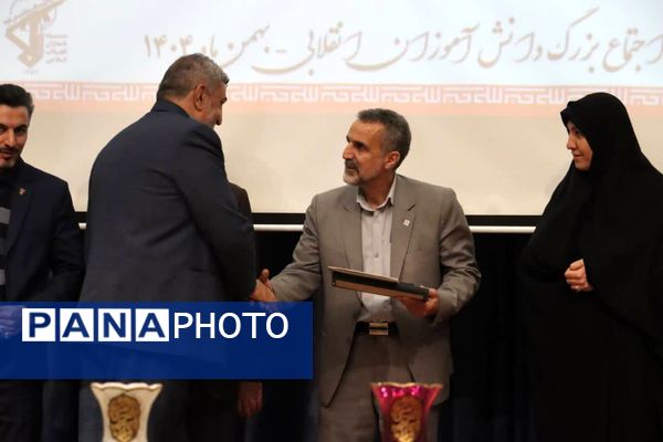 یادواره شهدا در فرهنگسرای مصلی‌نژاد ناحیه ۶ مشهد