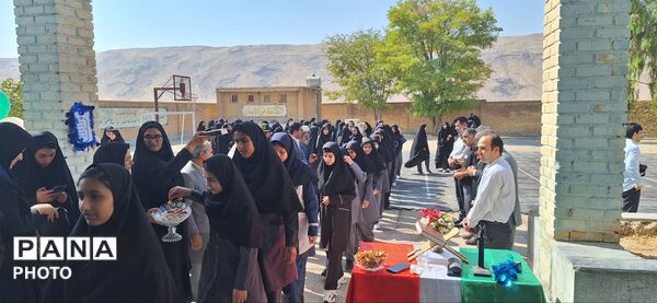 جشن جوانه‌ ها و زنگ مهر در مدرسه فاطمیه کوهنانی