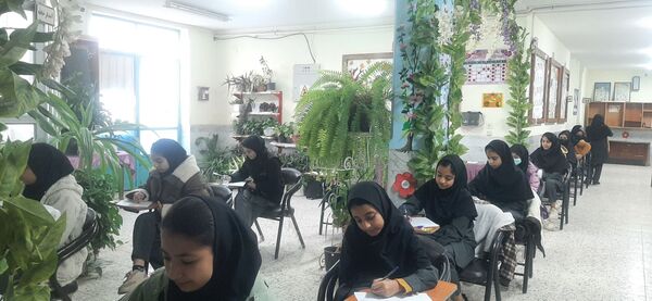 حوزه امتحانی در دبیرستان نمونه شهید محمدی پور خلیل آباد 