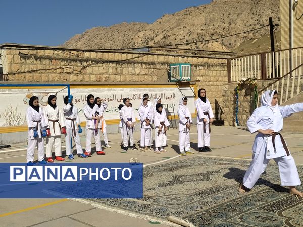 برگزاری المپیاد ورزشی درون‌مدرسه‌ای در دبیرستان ایرانسل معمولان