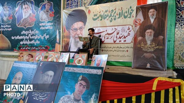 تجدید بیعت مردم بن با سومین رهبر انقلاب اسلامی در آیین گرامیداشت شهدای وطن