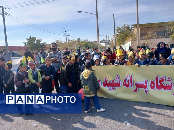 راهپیمایی روز 13 آبان در کوچه‌های شهر رضویه