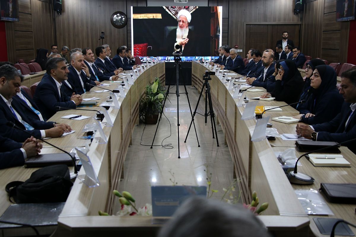 سرمایه‌گذاری روی معلمان، آینده کشور را تضمین می‌کند