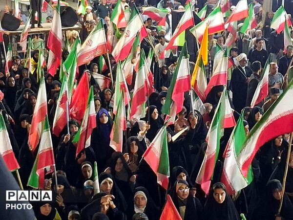 کاشمری ها با احترام نظامی به استقبال سرود جمهوری اسلامی رفتند 