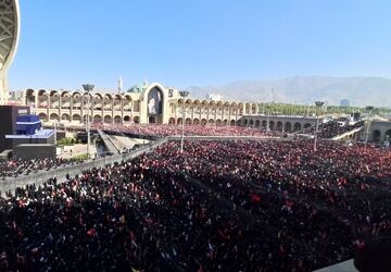 خیزش ملت ایران در بدرقه رهبر شهید