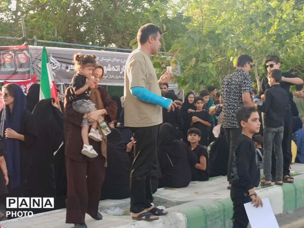 مشقِ عشق با پاهای کوچک روایت زائران خردسال کاشمر