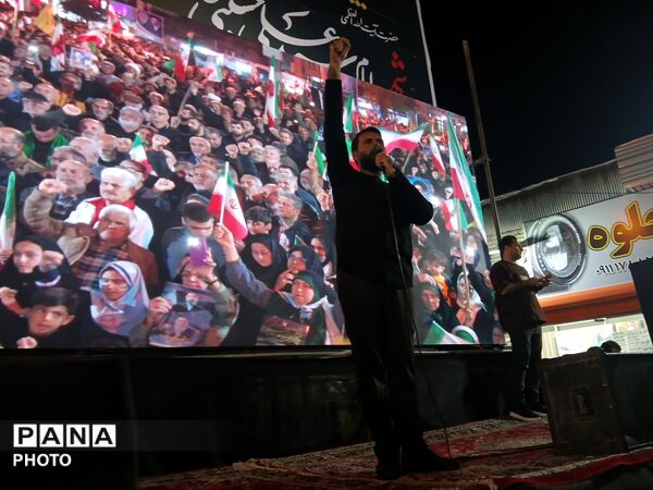 حماسه حضور دانش‌آموزان و فرهنگیان کردکوی در شب اربعین قائد امت