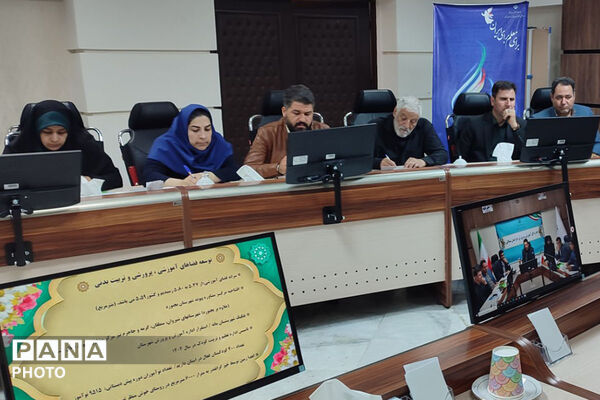 نشست خبری مدیرکل آموزش پرورش خراسان شمالی به مناسبت هفته معلم 
