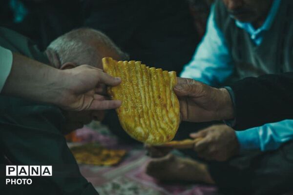 برپایی سفره افطاری در مسجد علی ابن ابیطالب نسیم‌شهر