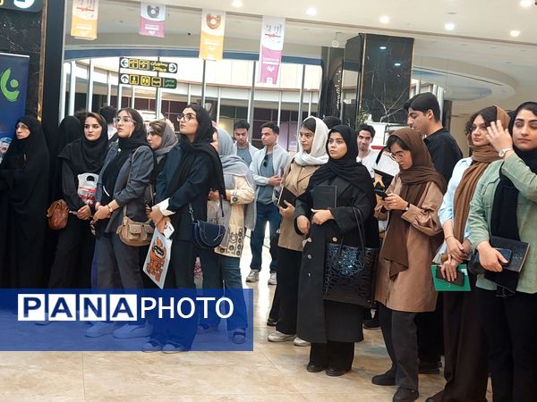 جشن امضای کتاب«ن‌ی‌س‌ت» در مشهد