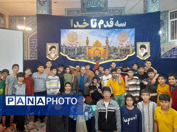 اعتکاف دانش‌آموزان دبیرستان شاهد شهید زرین کلاه شهرستان اقلید در مسجد امام حسین (ع)