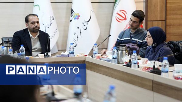 گردهمایی نویسندگان موسسه رهنمای اهل قلم