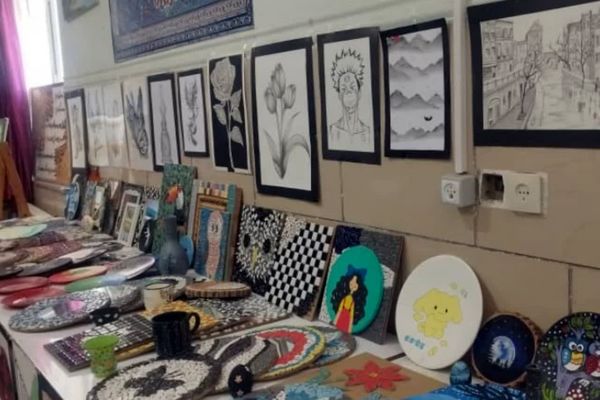 نمایشگاه هنر و کار و فناوری در آموزشگاه شاهد 16