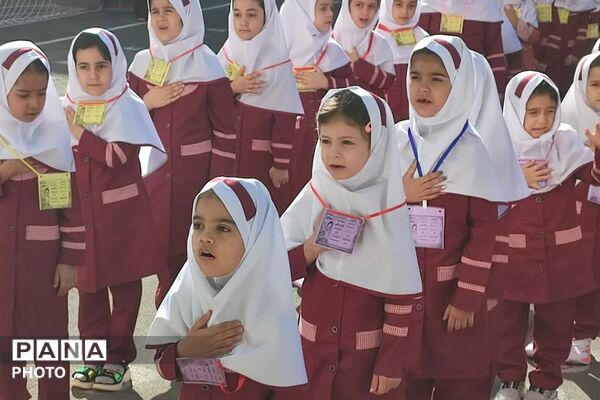 زنگِ مهر در بهارستان دو؛ از فرشته‌ها تا شکوفه‌ها