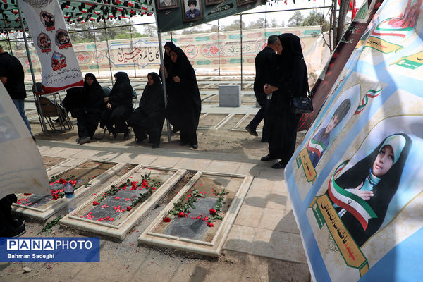 حال و هوای ظهر عاشورا در قطعه شهدای جنگ تحمیلی رژیم صهیونیستی