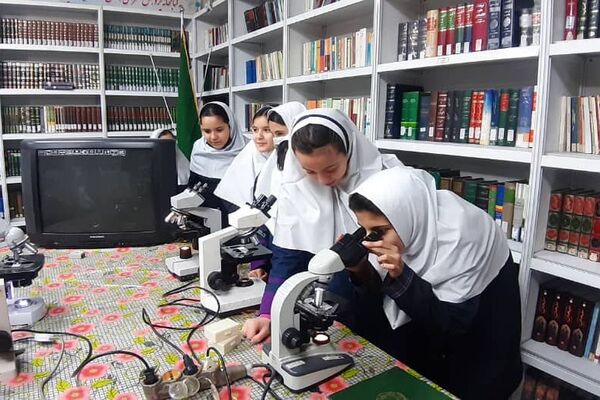 اردوی علمی پژوهشی دانش‌آموزان دبستان هجده دی ناحیه2 شهرری در پژوهش‌سرای بصیرت 