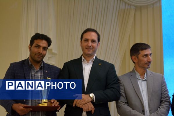 آیین بزرگداشت روز معلم ویژه معلمان و فرهنگیان ناحیه۲ بهارستان