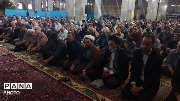 از پیر تا کودک در نماز جمعه نیشابور حضور دارند-۲
