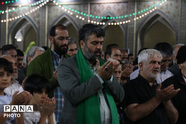 شام ولادت علی ابن موسی‌الرضا، در حریم رضوی