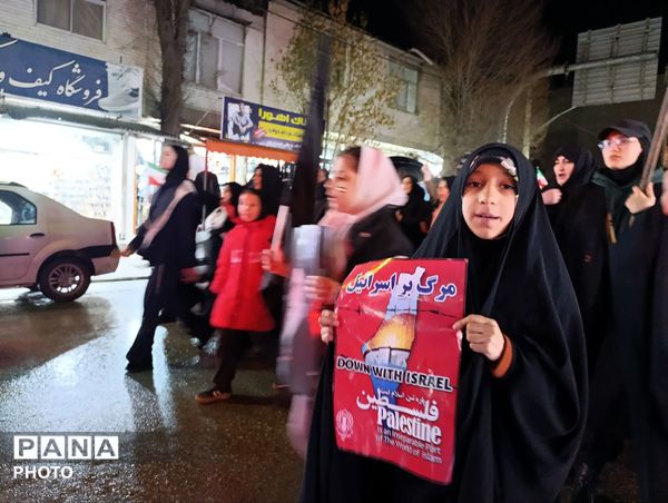 دهه نودی‌ها در زیر چتر انقلاب 