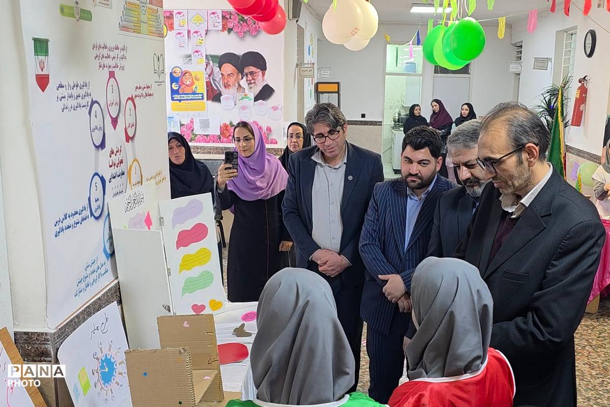 افتتاح جشنواره جابر ابن حیان در دبستان کوثر بهارستان‌دو