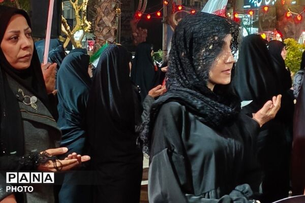 میدان هفت‌تیر بهارستان دو میزبان راهپیمایی شبانه مردم و فرهنگیان