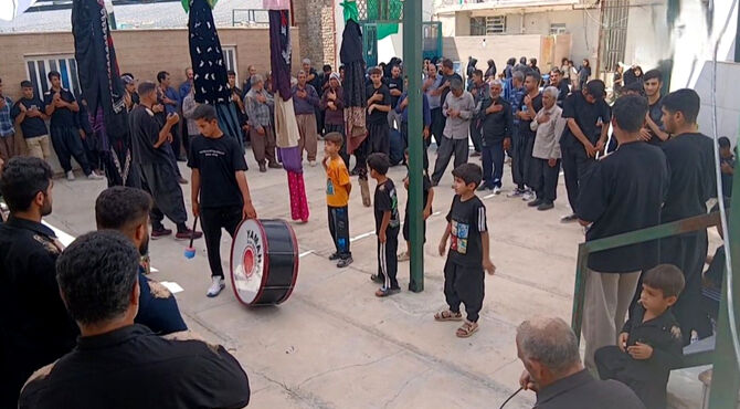 طنین لبیک یا حسین در مسجد صاحب الزمان ( عج) اولادقباد ؛ تجلی وحدت عزاداران حسینی در روز عاشورا 