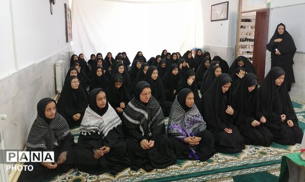 روایتگری جانباز جنگ تحمیلی در دبیرستان حاج مهدی روحانی ارغا شهرستان خلیل آباد