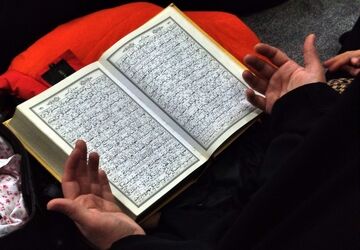 شب ۲۱ ماه رمضان در گلزار شهدای شهر بن 