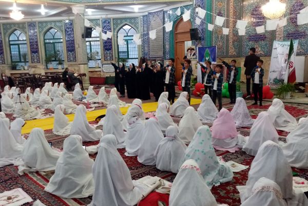 دانش‌آموزان بویین‌زهرایی در جشن روزه‌اولی‌ها از خدای خود تشکر کردند