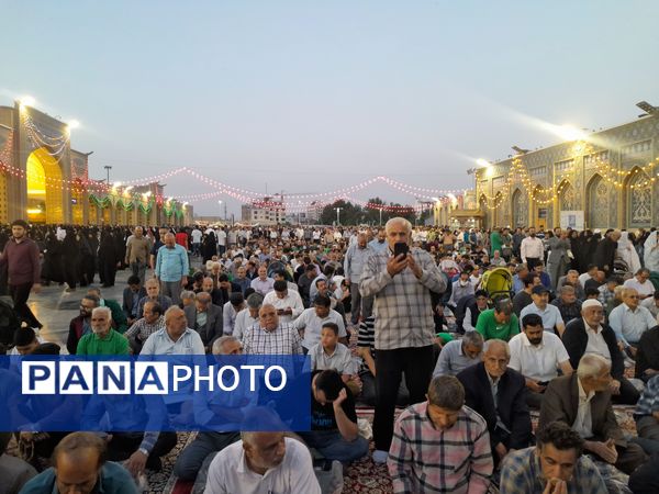 شب میلاد امام هشتم شعیان در حرم مطهر رضوی