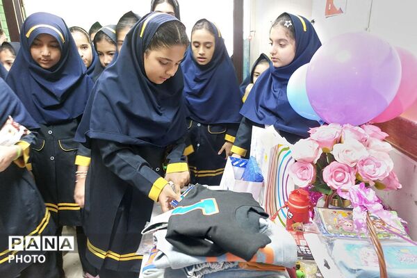 جشن عاطفه ها در دبستان های کوثر و حاتم ناحیه دو شهرری 
