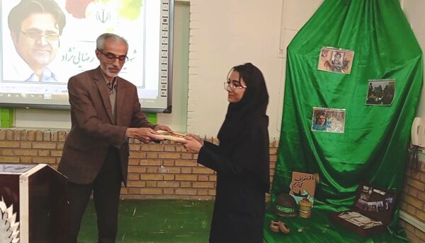 شهید داریوش رضایی‌نژاد الگوی علم و عمل 