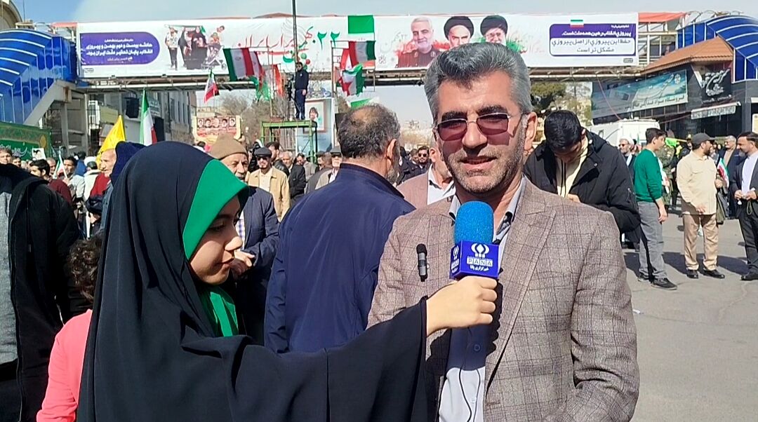 حضور پرشور دانش‌آموزان در راهپیمایی ۲۲ بهمن جلوه‌گر درک عمیق نسل نوجوان از مبانی انقلاب اسلامی است