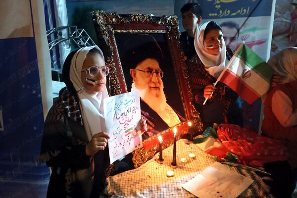 مراسم چهلمین روز شهادت دانش‌آموزان میناب