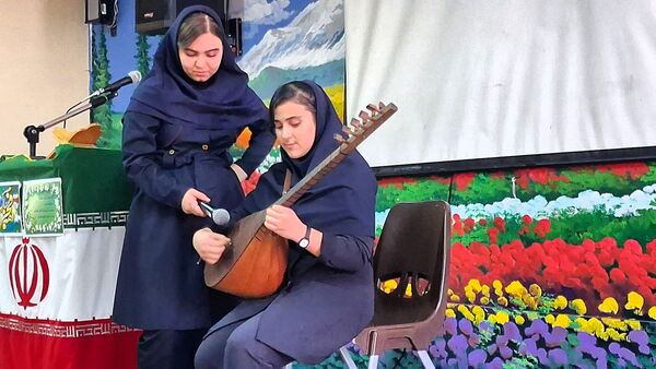 جشنواره دهه فجر مدرسه‌ای