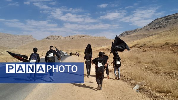 خروش مردم در پیاده‌روی جاماندگان اربعین سمیرم