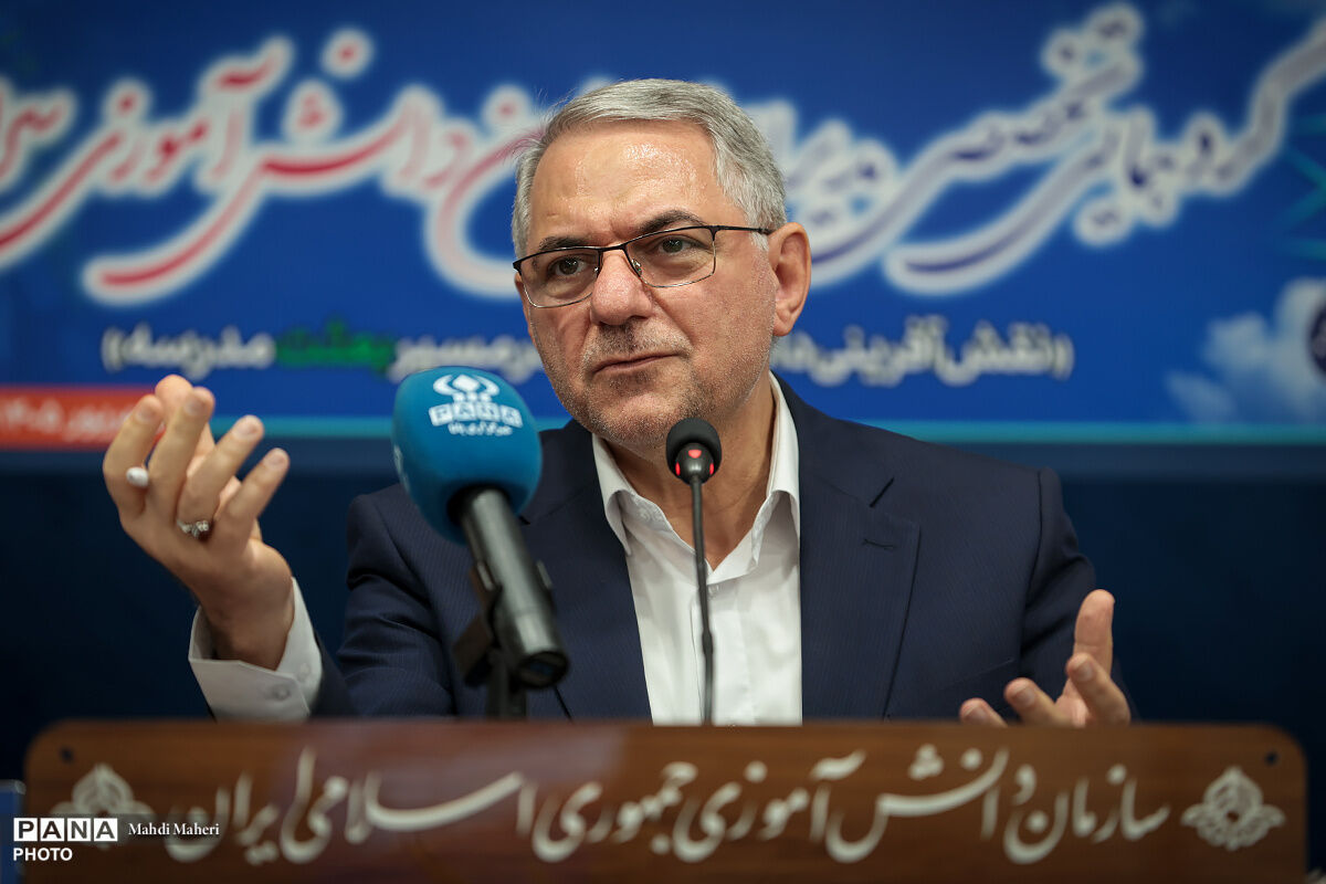 لزوم روایت تمدن و تاریخ ایران برای تبدیل دانش‌آموزان به «موقعیت هویت‌ساز»/ سازمان دانش‌آموزی باید بستر ایجاد «تجربیات اصیل انسانی» باشد