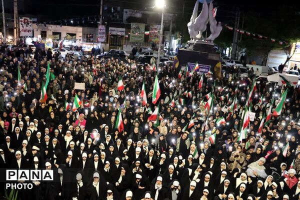 اقتدار و آمادگی دختران البرزی در رژه «جان فدای البرزی» پاسخی به هجمه‌ها در دهه کرامت
