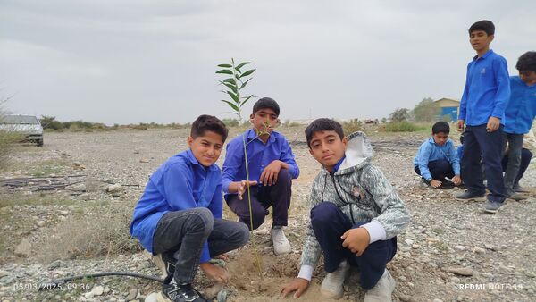 روز درختکاری در رودان