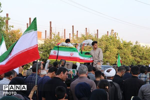 بار دیگر قلب ایران داغدار شد؛ آیین تشییع در حاجی‌آباد