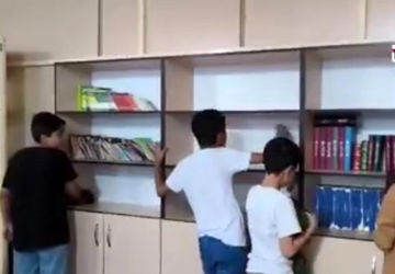 غبارروبی نمازخانه دبیرستان هیات امنایی رازی ناحیه ۴شیراز 