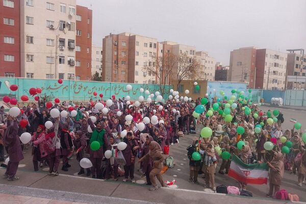 مدارس اسلامشهر یکصدا در جشن انقلاب 