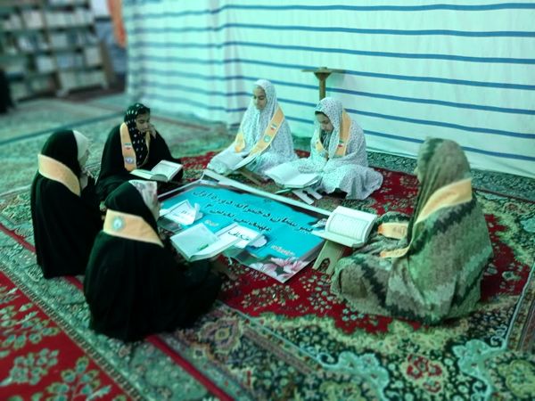 شور اعتکاف دانش‌آموزان دختر روستای طنجور در سه روز بندگی