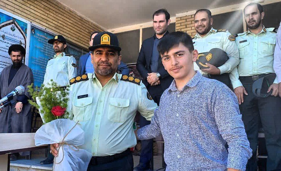 پلیس میهمان دبستان خلیج فارس بستان‌آباد شد