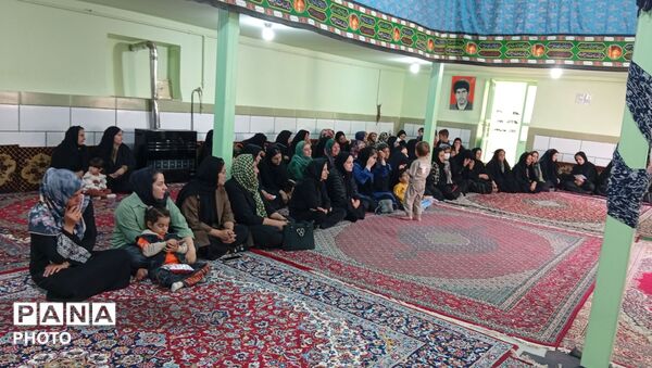جلسه انجمن اولیا در روستای کمک سفلی