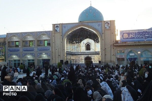 طنین نوای ملکوتی دعای عرفه در حرم حضرت جعفر بن موسی الکاظم (ع) پیشوا