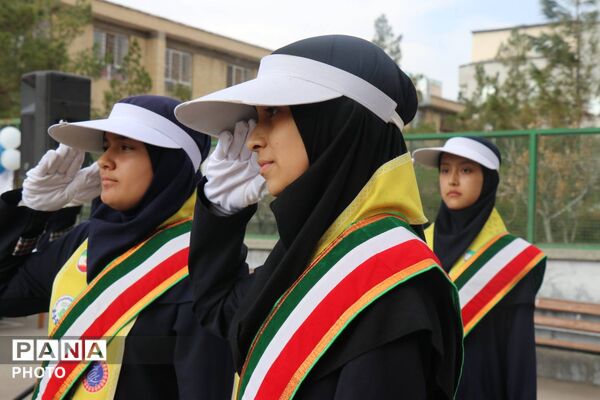 همایش «یاوران انقلاب» ناحیه ۶ مشهد در دبیرستان یاس ۲ 