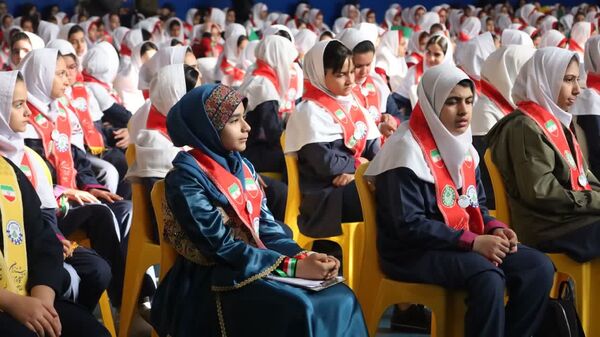 زنگ انقلاب نواخته شد