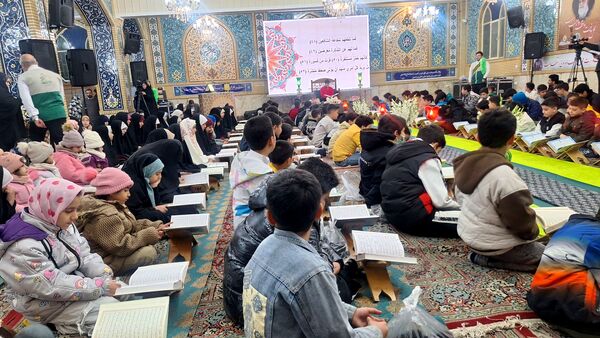 محفل هفتگی انس با قرآن به میزبانی استان البرز در آستان امامزاده حسن(ع) کرج